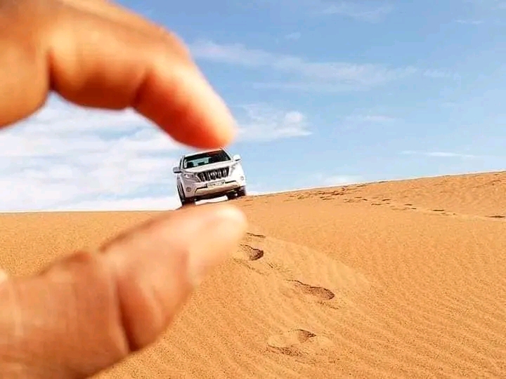 the four by four amoung the dunes in Merzouga desert